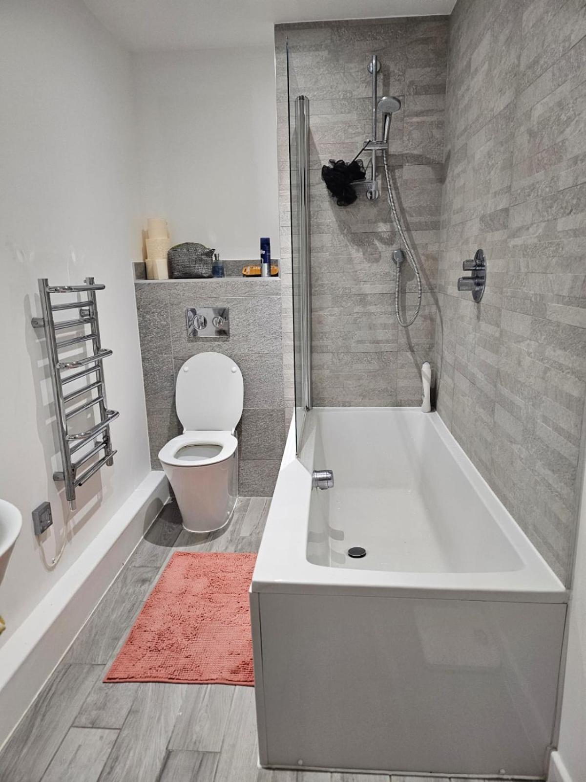 Beautiful And Quiet Modern In Harlow Appartement