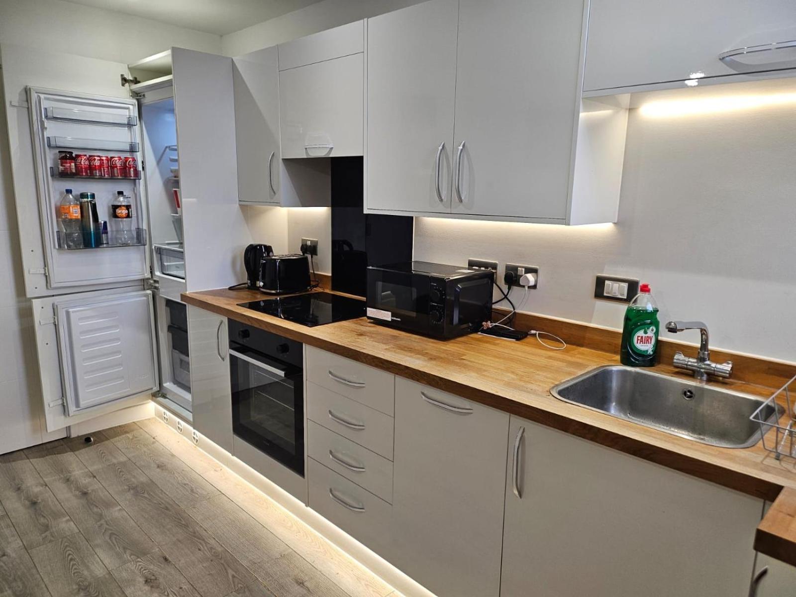 Beautiful And Quiet Modern In Harlow Appartement *