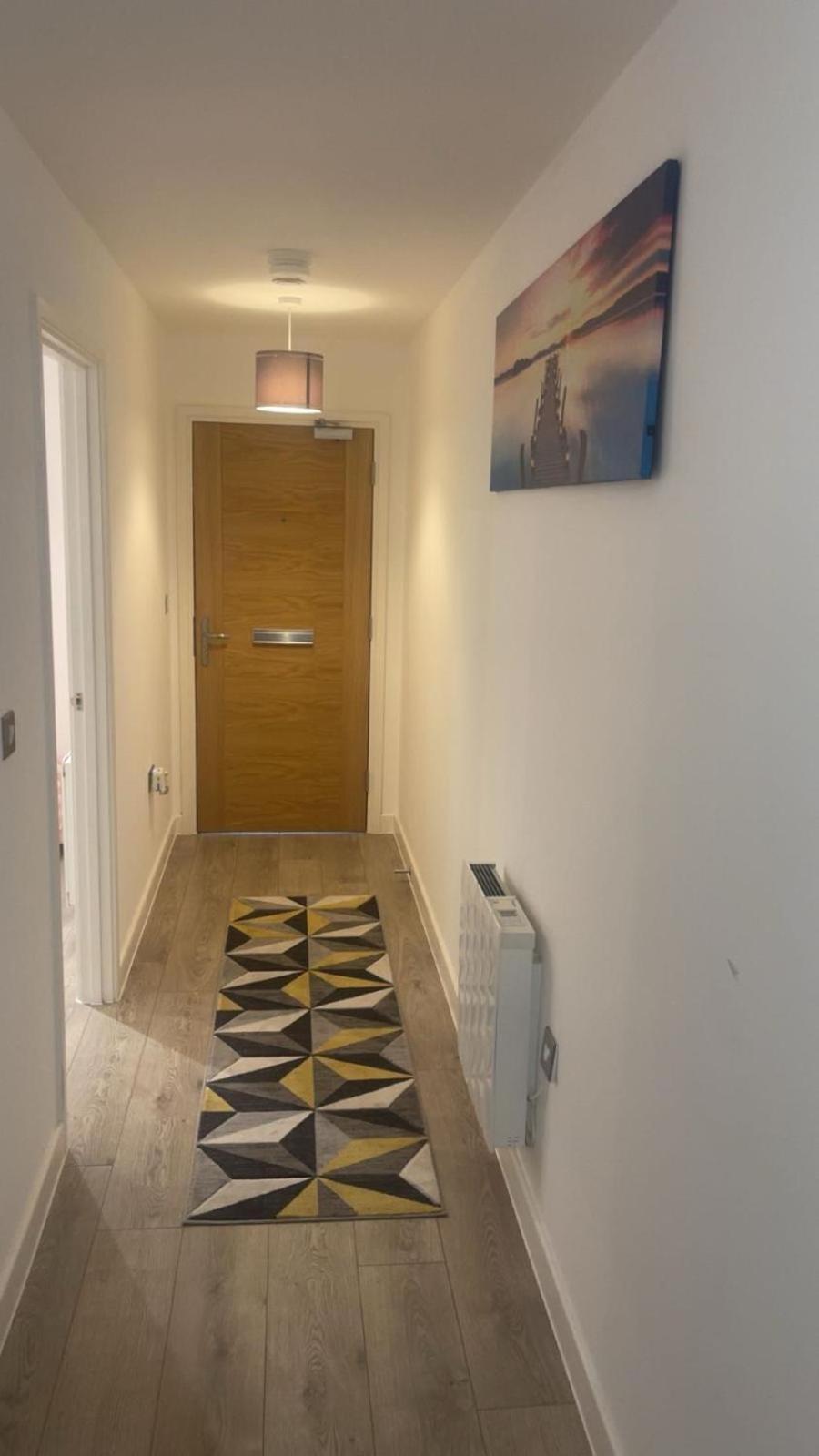 Beautiful And Quiet Modern In Harlow Appartement *